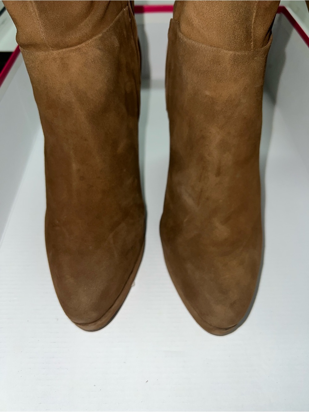 Vince Camuto
Valeria Knee
High Platform
Boot - Medium calf M (Women)
NWB - Picture 10 of 11